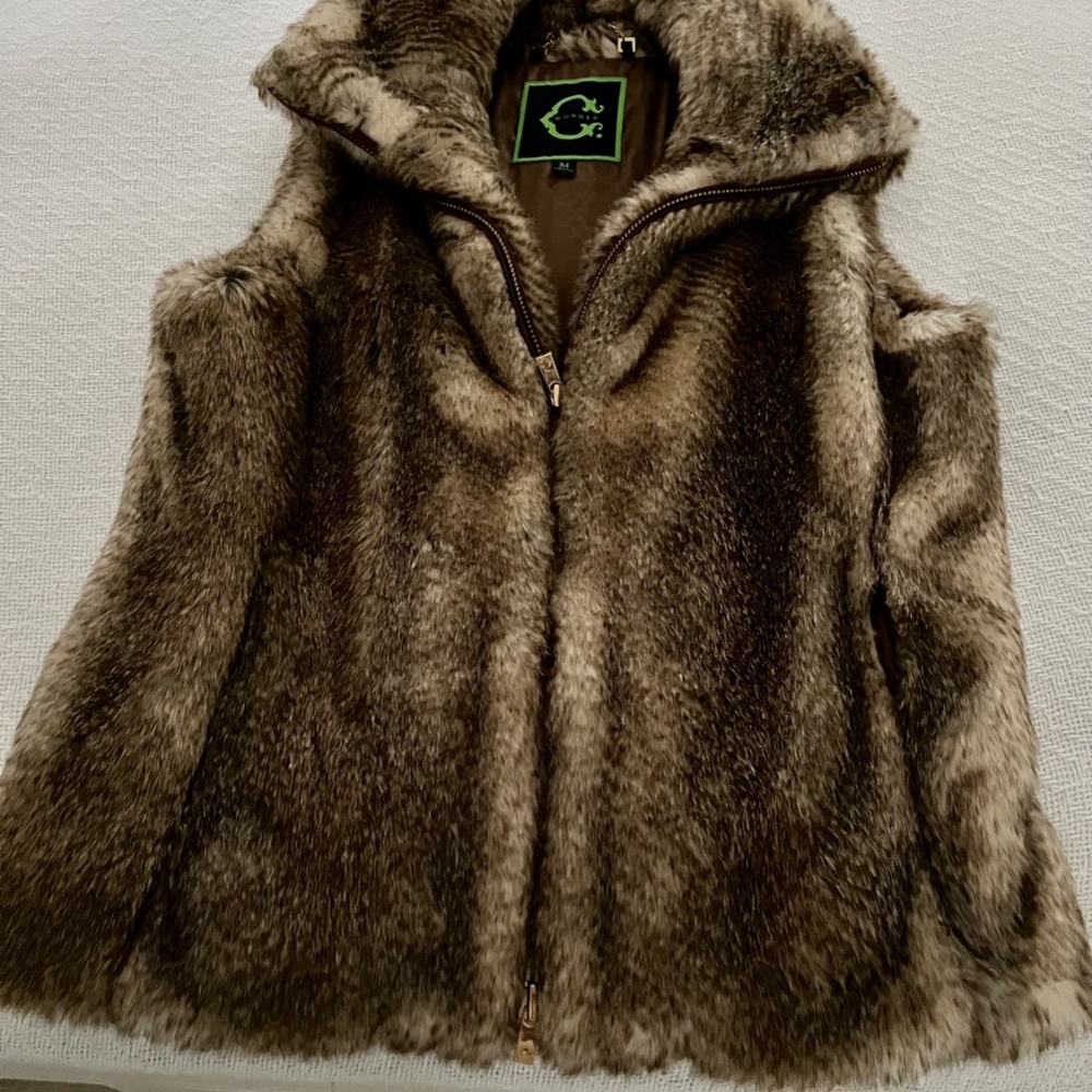 Gorgeous C Wonder faux fur vest !